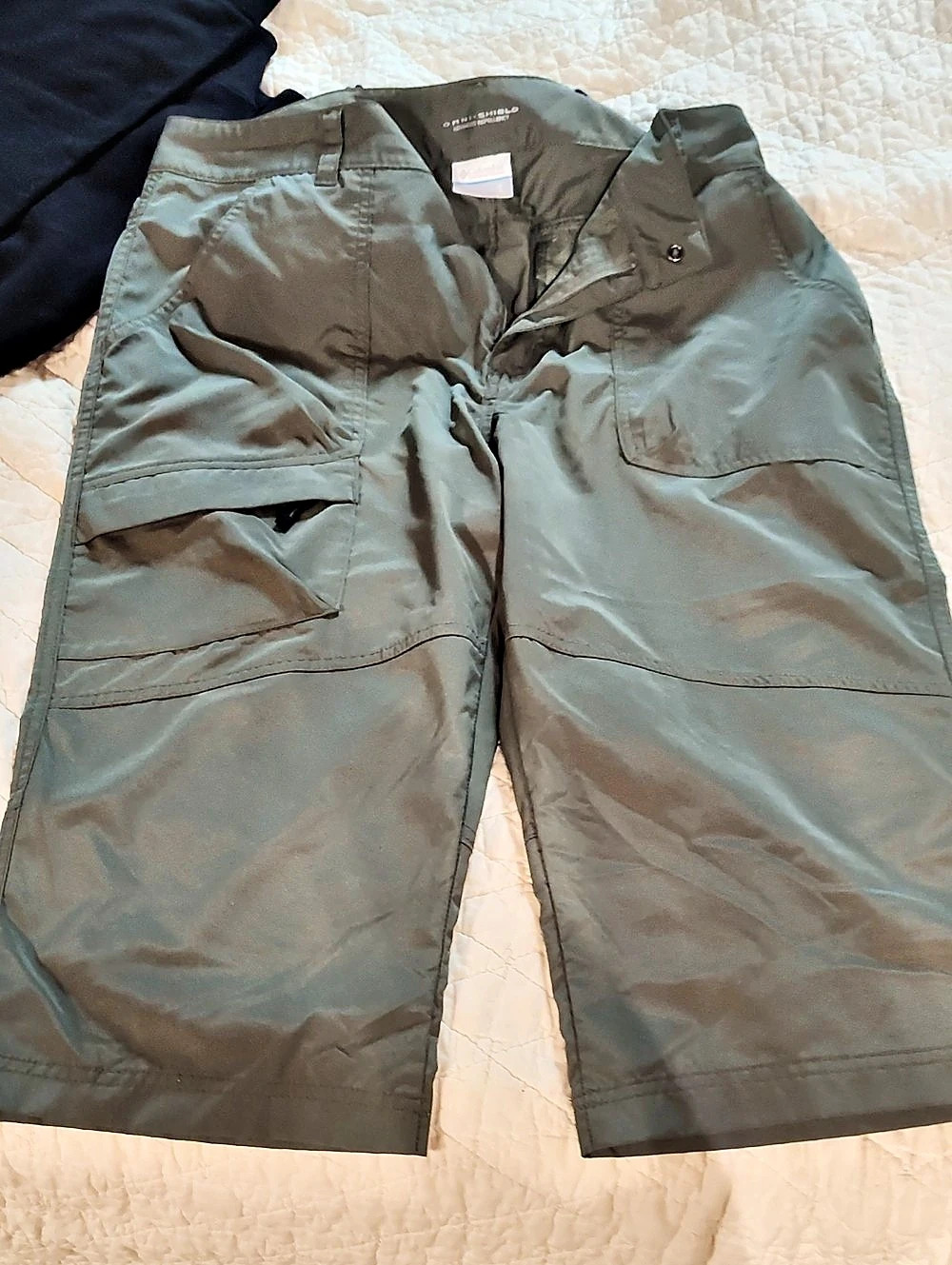 Columbia Omni-Shield Cargo Hiking Shorts Men's Cargo Shorts Green Size 16